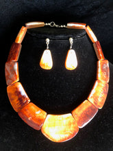 Load image into Gallery viewer, Carol spondylus shell necklace and matching earrings.