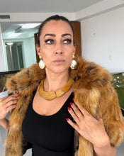 Load image into Gallery viewer, Classic gold color design conch shell pearl necklace and matching earrings.