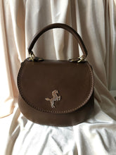 Load image into Gallery viewer, Suspiro mini nostalgic inspired design leather bag.