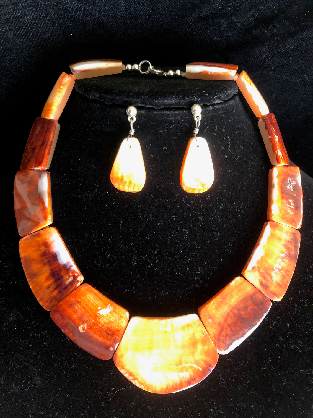 Carol spondylus shell necklace and matching earrings.