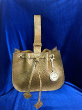 Load image into Gallery viewer, Dulce mini wristlet pressed leather bucket bag.
